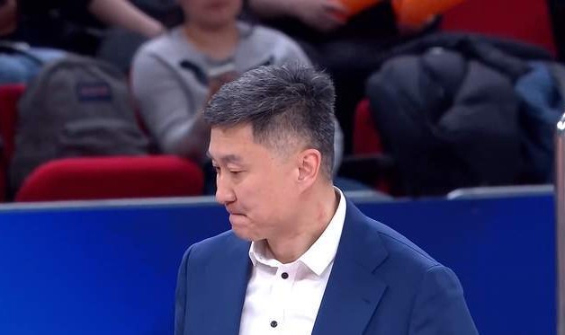 杜锋下课？广东男篮做法有深意，远超外界猜测，徐杰或成交易筹码